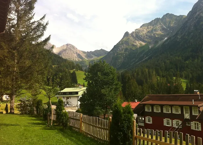 Gaestehaus Wildbach Guest house Mittelberg